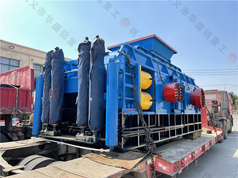 砂石廠時產(chǎn)200噸對輥破碎機(jī)